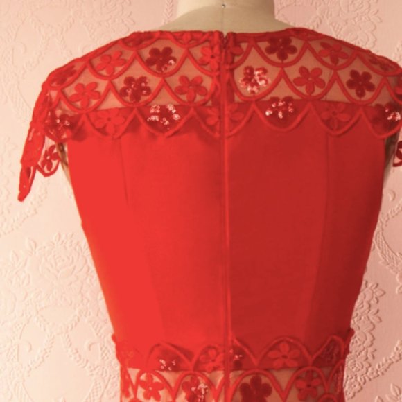 Elegant Scalloped Red Dress - Picture 6 of 12